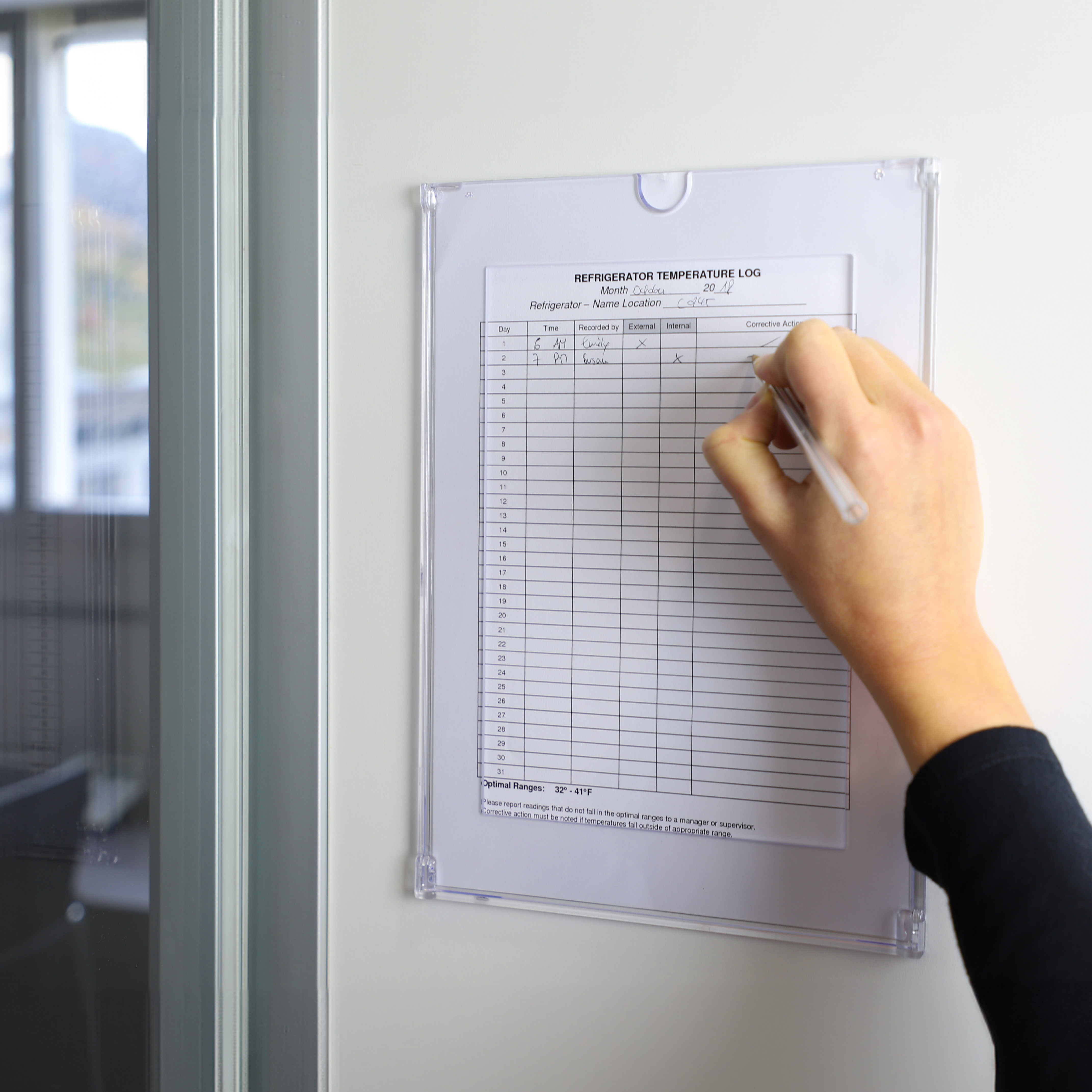 Office Window Flaps Poster stands, totem, shop window displays, light frames | Design ...